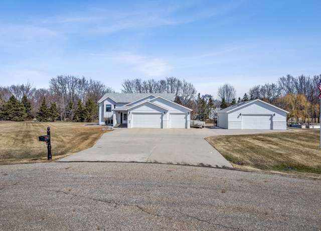 Property at 4708 Mcmahon Estates Ct, West Fargo, ND 58078, 5 beds, 3 baths