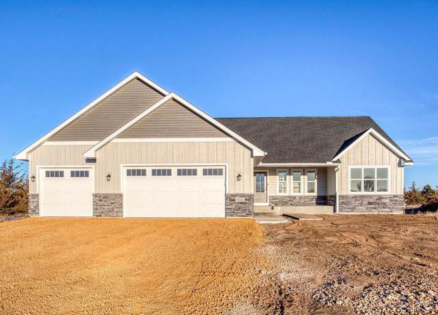 Property at 995 152nd Ave, New Richmond, WI 54017, 3 beds, 2 baths