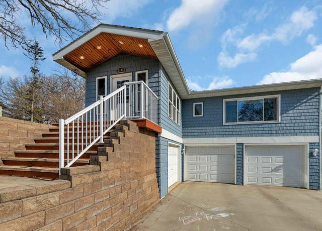 Property at 3201 77th Ave NE, Willmar, MN 56201, 3 beds, 2 baths