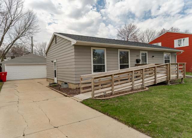 Property at 1539 8 1/2 Ave SE, Rochester, MN 55904, 3 beds, 2 baths