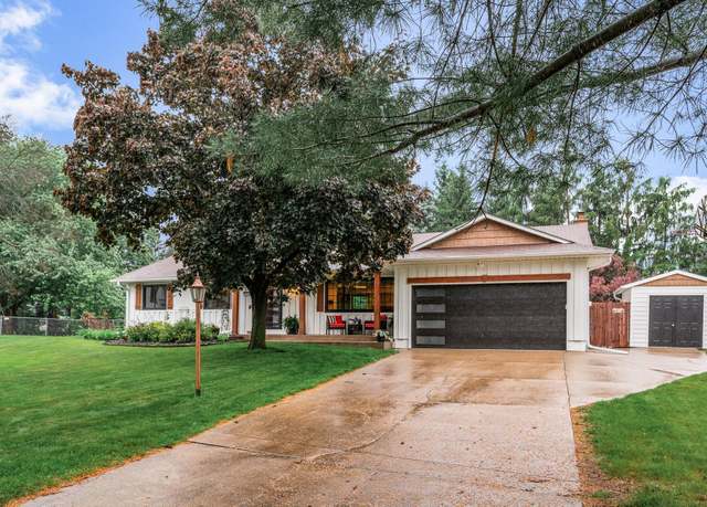 Property at 2646 Greenmeadow Ct, Stillwater, MN 55082, 5 beds, 3 baths