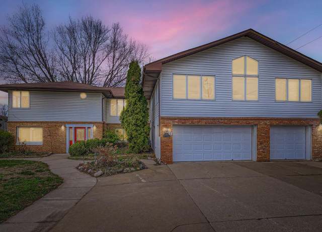 Property at 2100 Wentworth Ave, South Saint Paul, MN 55075, 8 beds, 4 baths