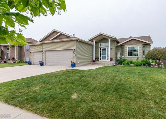Property at 4213 15th St S, Moorhead, MN 56560, 4 beds, 3 baths