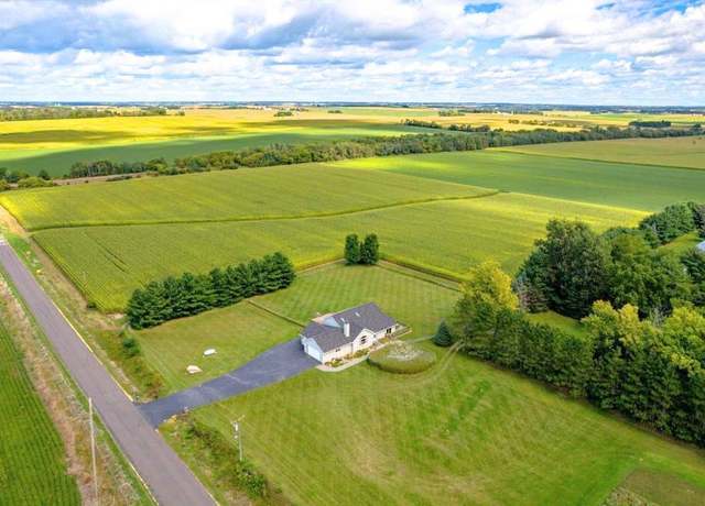Property at 811 130th St, Roberts, WI 54023, 4 beds, 3 baths