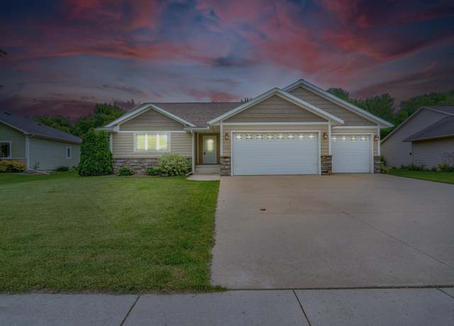 Property at 225 Pinehurst Dr, Mankato, MN 56001, 5 beds, 3 baths