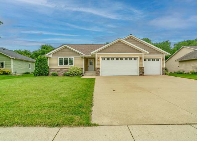 Property at 225 Pinehurst Dr, Mankato, MN 56001, 5 beds, 3 baths