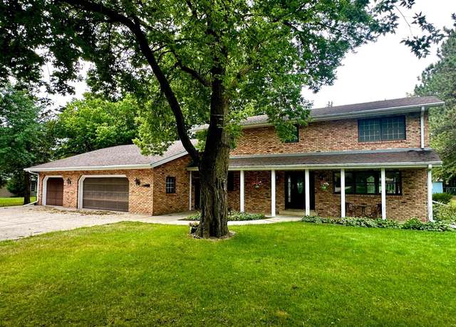Property at 774 Dugdale Ave, Worthington, MN 56187, 5 beds, 4 baths