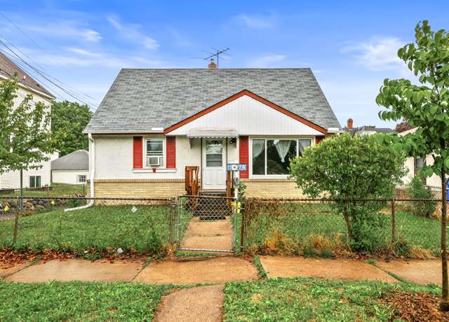 Property at 1060 Jackson St, Saint Paul, MN 55117, 3 beds, 2 baths