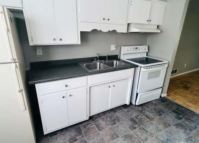 Property at 322 Baker St E, Saint Paul, MN 55107, 5 beds, 2 baths