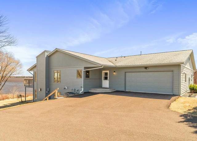 Property at 8024 E Spirit Cove Dr, Duluth, MN 55807, 3 beds, 3 baths