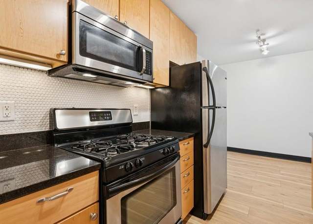 Property at 2800 W 44th St #401, Minneapolis, MN 55410, 1 bed, 1 bath
