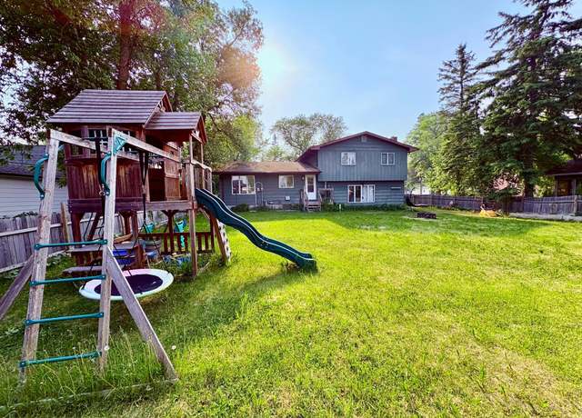Property at 410 1st Ave SE, Baudette, MN 56623, 3 beds, 2 baths