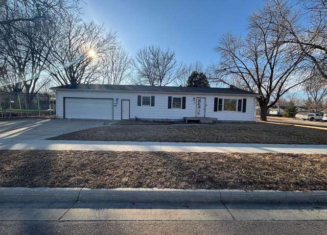 Property at 800 S 4th St, Marshall, MN 56258, 3 beds, 1 bath