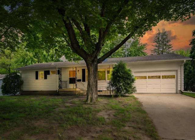 Property at 130 17th St NE, Owatonna, MN 55060, 3 beds, 2 baths