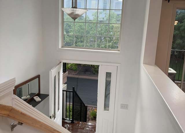 Property at 2338 Eagle Trace Ln, Woodbury, MN 55129, 2 beds, 2 baths