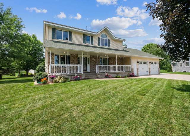 Property at 908 Horizon Cir, Belle Plaine, MN 56011, 4 beds, 4 baths