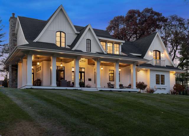 Property at 4912 Ridge Pl, Edina, MN 55424, 5 beds, 5 baths