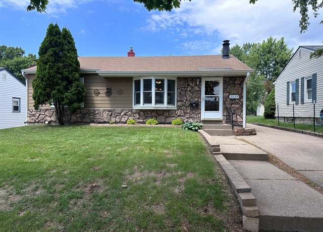 Property at 2233 Fremont Ave E, Saint Paul, MN 55119, 3 beds, 2 baths