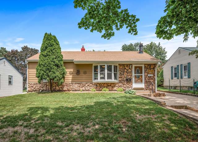Property at 2233 Fremont Ave E, Saint Paul, MN 55119, 3 beds, 2 baths