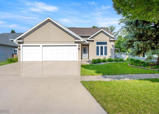Property at 3501 19th St S, Fargo, ND 58104, 4 beds, 2 baths