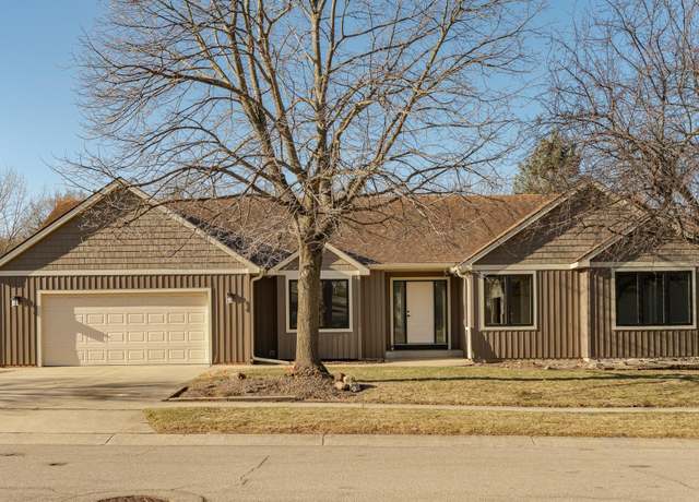 Property at 1000 Rocky Creek Dr NE, Rochester, MN 55906, 4 beds, 3 baths