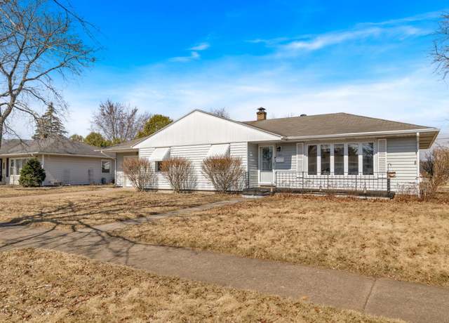 Property at 304 W Tyler Ave, Eau Claire, WI 54701, 3 beds, 1 bath