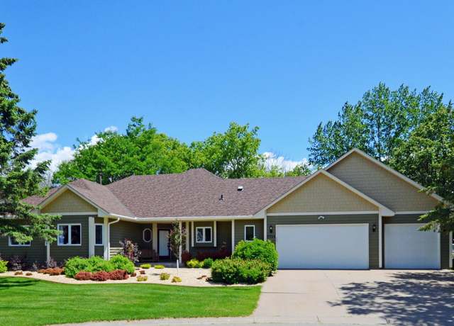 Property at 7734 44th St N, Oakdale, MN 55128, 5 beds, 3 baths