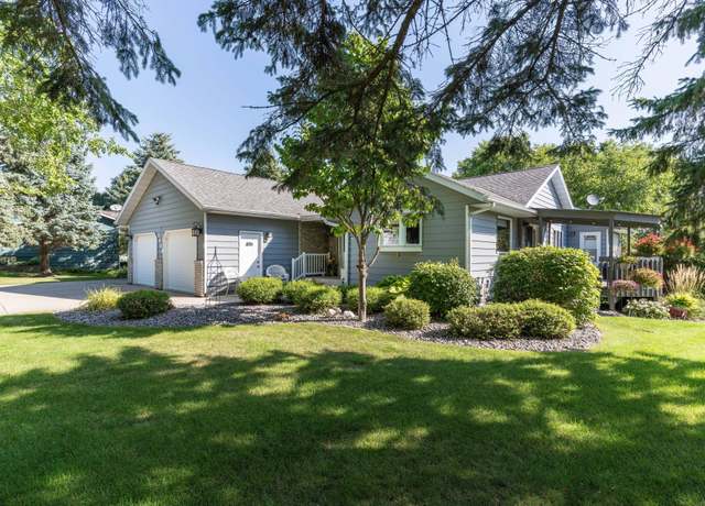 Property at 1408 Ironwood Rd, Fergus Falls, MN 56537, 4 beds, 3 baths