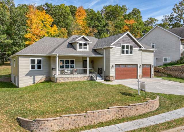 Property at 4715 Oakwood Hills Pkwy, Eau Claire, WI 54701, 5 beds, 4 baths