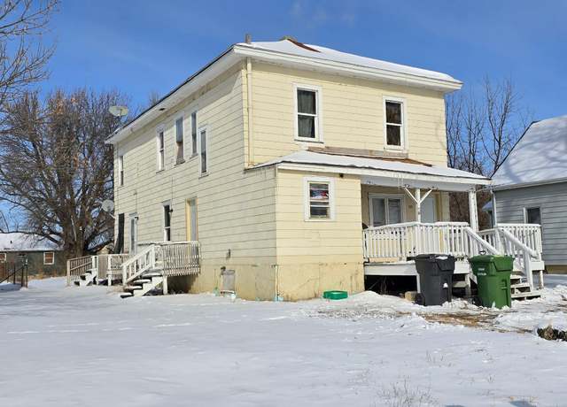 Property at 2215 East Ave, Worthington, MN 56187, 6 beds, 2 baths