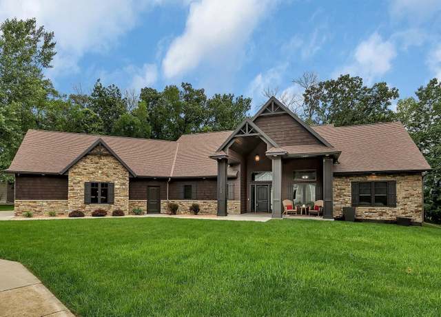 Property at 1710 39th St S, Saint Cloud, MN 56301, 3 beds, 3 baths