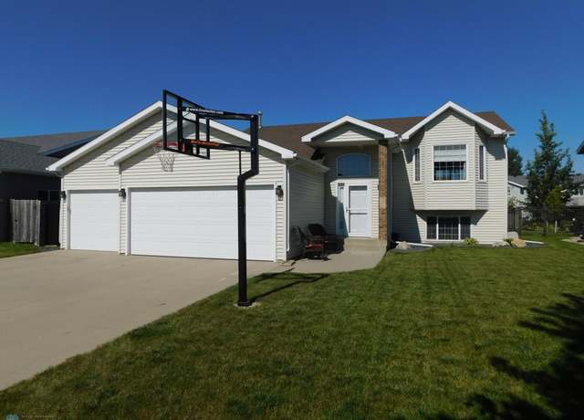 Property at 3956 11th St W, West Fargo, ND 58078, 4 beds, 3 baths