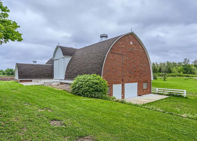 Property at 10765 Trail Haven Rd, Corcoran, MN 55374, 5 beds, 4 baths