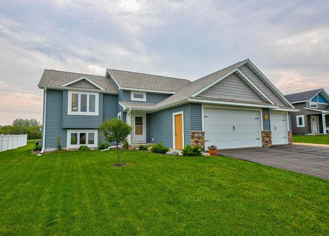 Property at 249 Pintail St, Baldwin, WI 54002, 3 beds, 3 baths