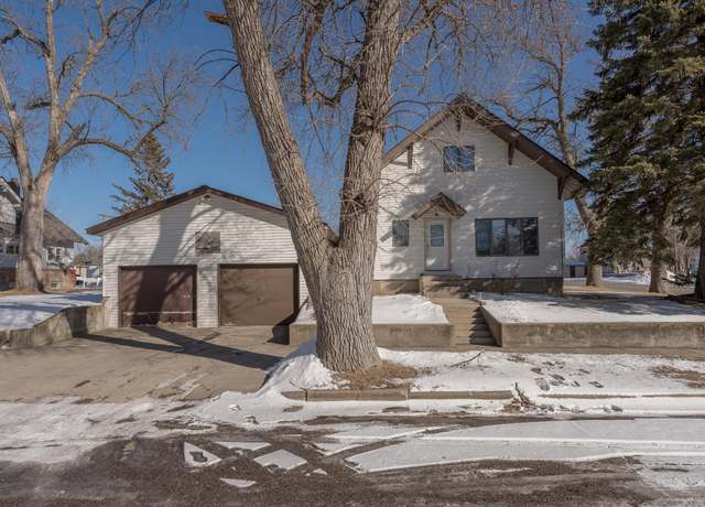 Property at 109 3rd Ave N, Brownton, MN 55312, 4 beds, 2 baths