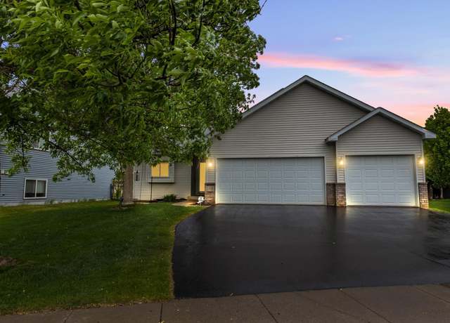 Property at 309 9th St, Farmington, MN 55024, 3 beds, 2 baths