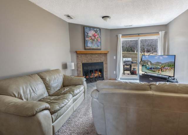 Property at 6600 Upper 23rd St N, Oakdale, MN 55128, 3 beds, 1 bath