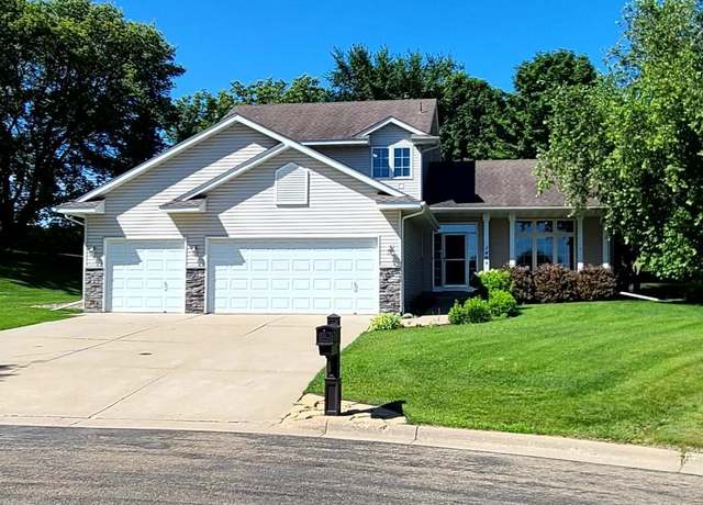 Property at 1404 19th Ave NW, Faribault, MN 55021, 4 beds, 4 baths