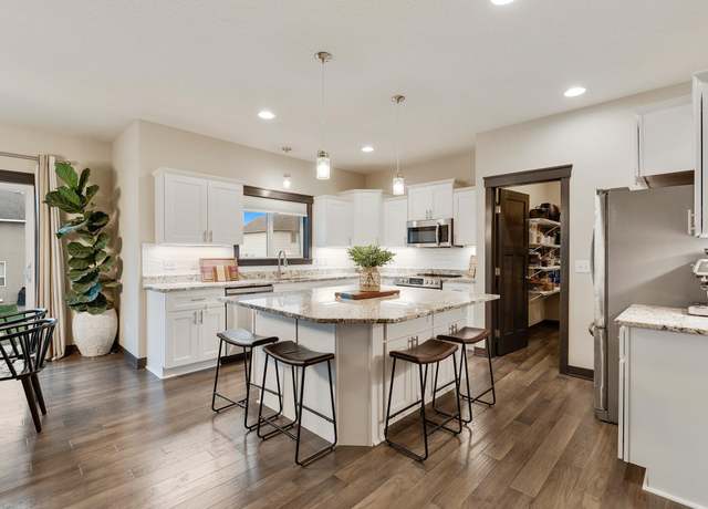 Property at 27645 Kaden St, Elko New Market, MN 55020, 4 beds, 3 baths