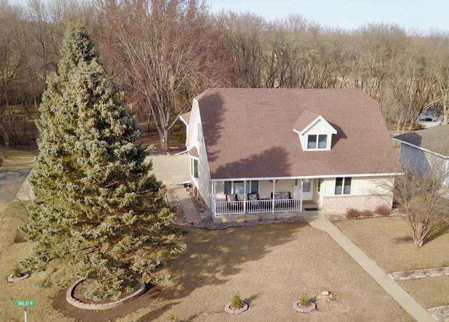 Property at 911 3rd St N, Cold Spring, MN 56320, 4 beds, 3 baths