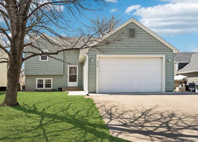 Property at 3910 Hale Ave N, Oakdale, MN 55128, 3 beds, 2 baths