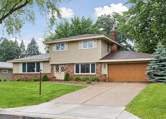 Property at 7200 Montrose Rd, Woodbury, MN 55125, 3 beds, 3 baths