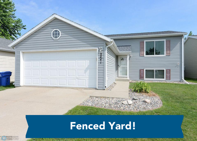 Property at 2441 60th Ave S, Fargo, ND 58104, 4 beds, 2 baths