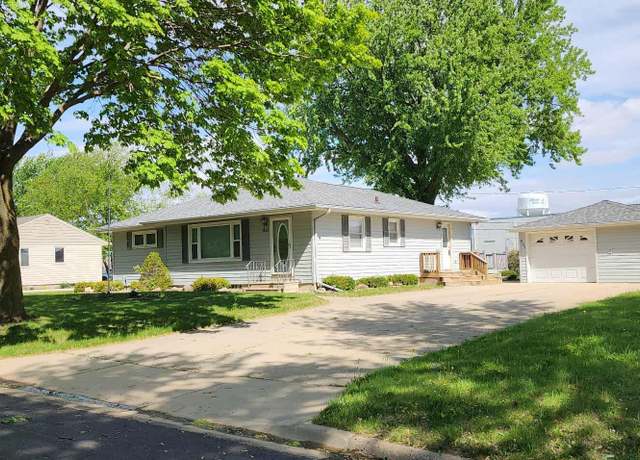 Property at 621 E 16th St, Albert Lea, MN 56007, 3 beds, 2 baths