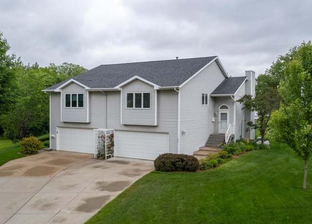 Property at 609 Main St E, Wabasha, MN 55981, 3 beds, 2 baths