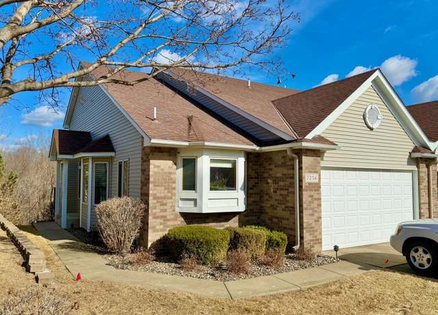 Property at 7256 Lake Ridge Dr, Savage, MN 55378, 2 beds, 3 baths
