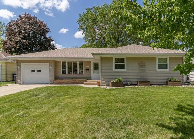 Property at 228 Meray Blvd, Mankato, MN 56001, 3 beds, 2 baths