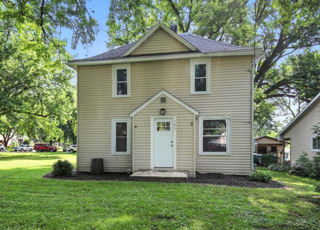 Property at 703 5th St S, Ellendale, MN 56026, 3 beds, 1 bath
