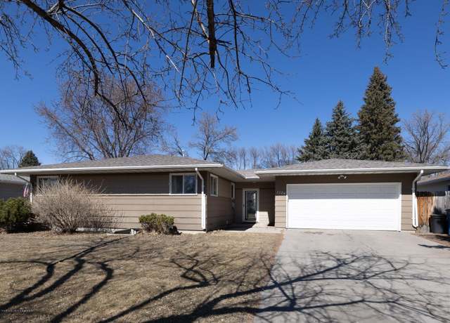 Property at 1124 24th Ave S, Moorhead, MN 56560, 5 beds, 2 baths