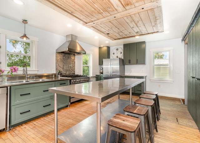 Property at 1601 60th Ave, Pleasant Valley Twp, WI 54015, 5 beds, 3 baths
